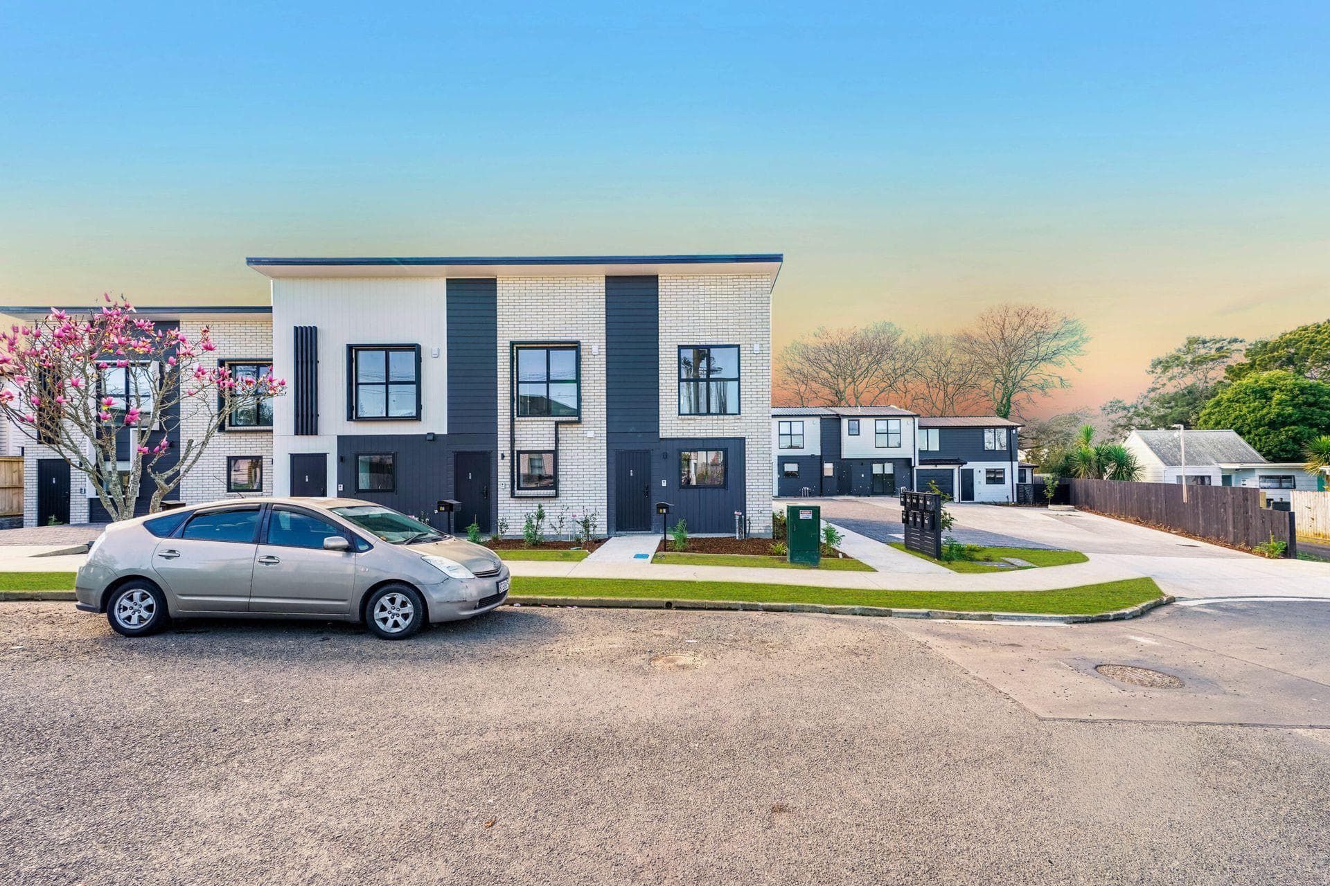 6 & 8 Wilmshurst Avenue, Papatoetoe. Photo 13 of 15.