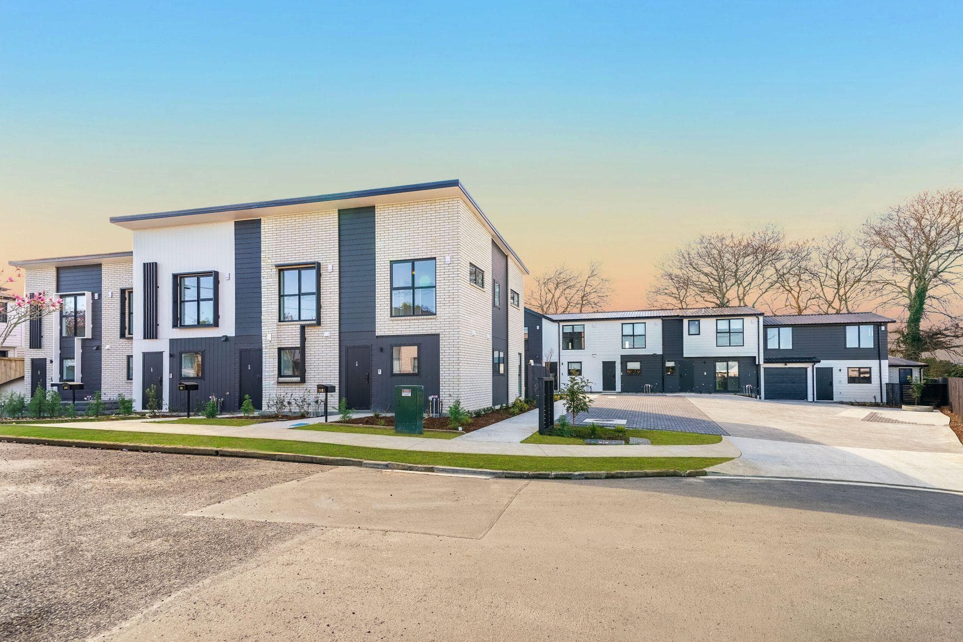6 & 8 Wilmshurst Avenue, Papatoetoe. Photo 14 of 15.
