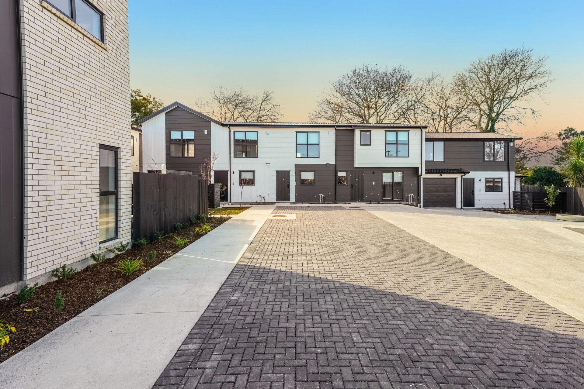 6 & 8 Wilmshurst Avenue, Papatoetoe. Photo 15 of 15.