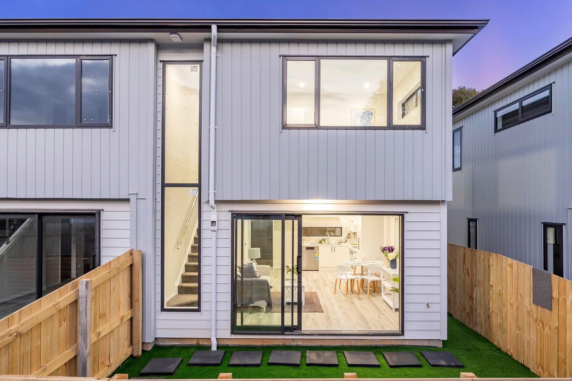 6 Vine Street, Mangere East. Photo 3 of 19.
