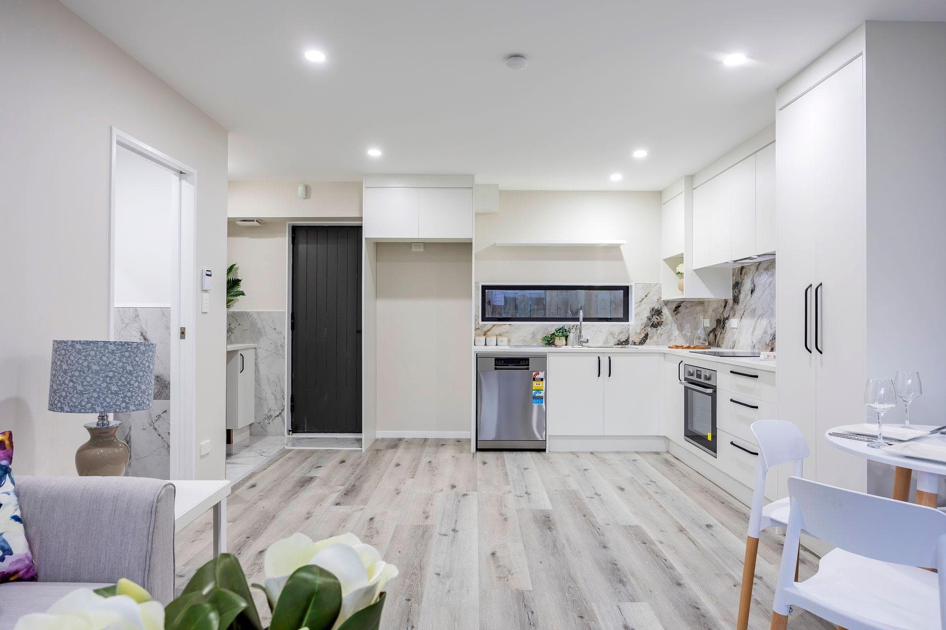 6 Vine Street, Mangere East. Photo 9 of 19.