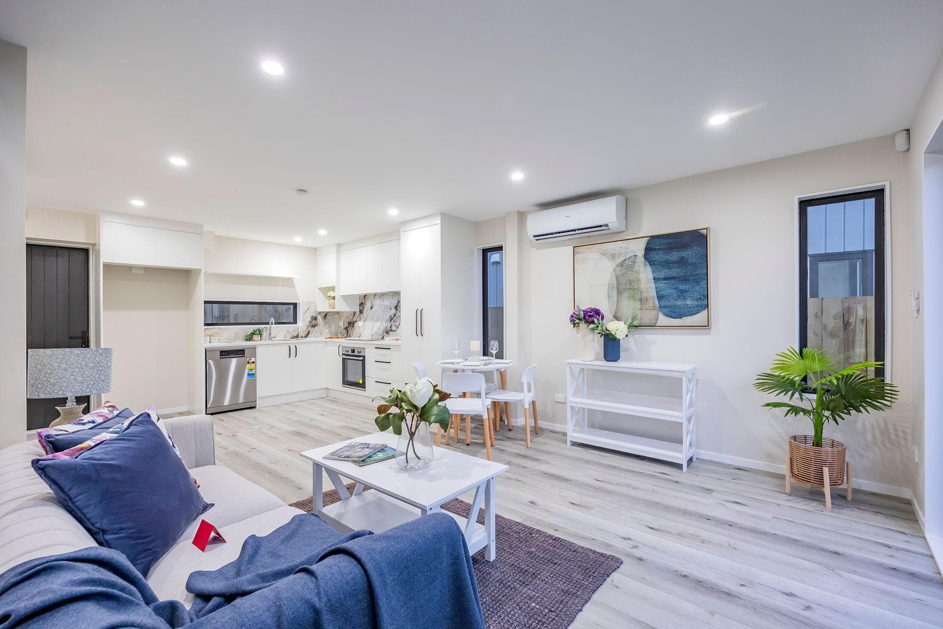6 Vine Street, Mangere East. Photo 12 of 19.