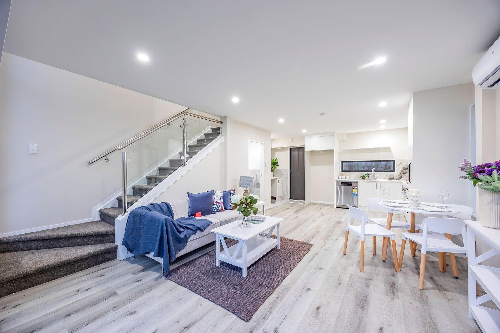 6 Vine Street, Mangere East. Photo 13 of 19.