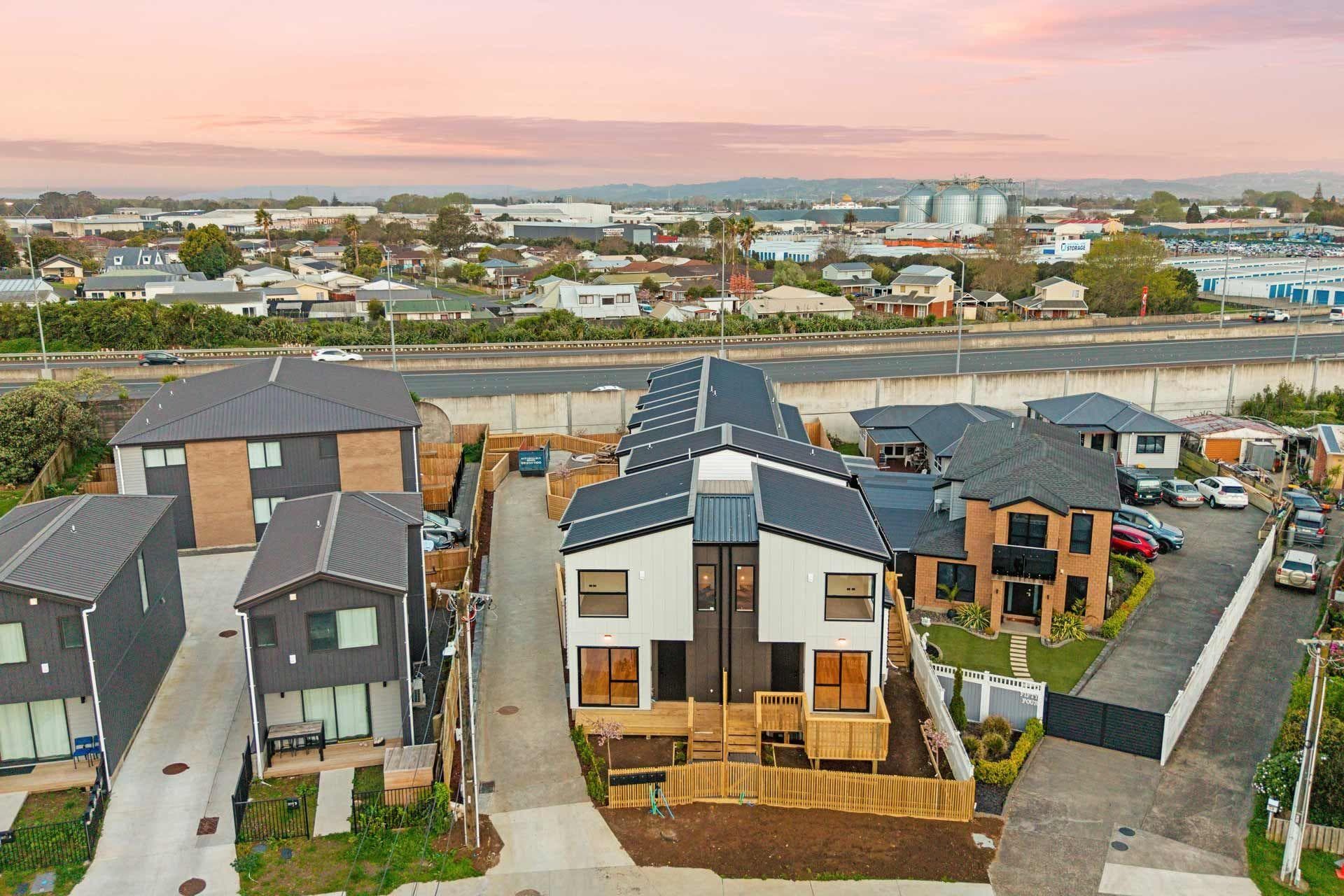 52 Greenmeadows Avenue, Manurewa. Photo 1 of 13.
