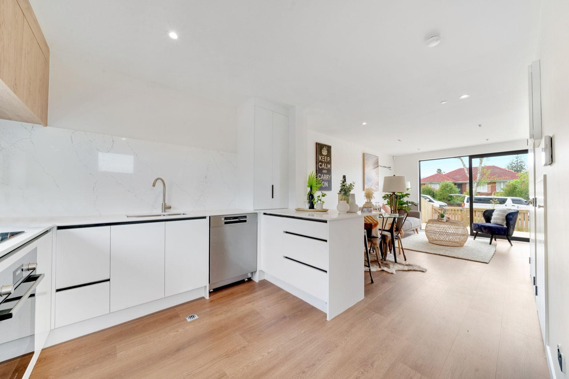 60 Yeovil Road, Te Atatu Peninsula. Photo 2 of 12.