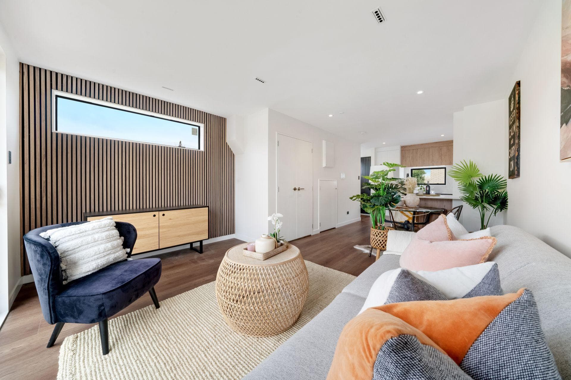 60 Yeovil Road, Te Atatu Peninsula. Photo 3 of 12.