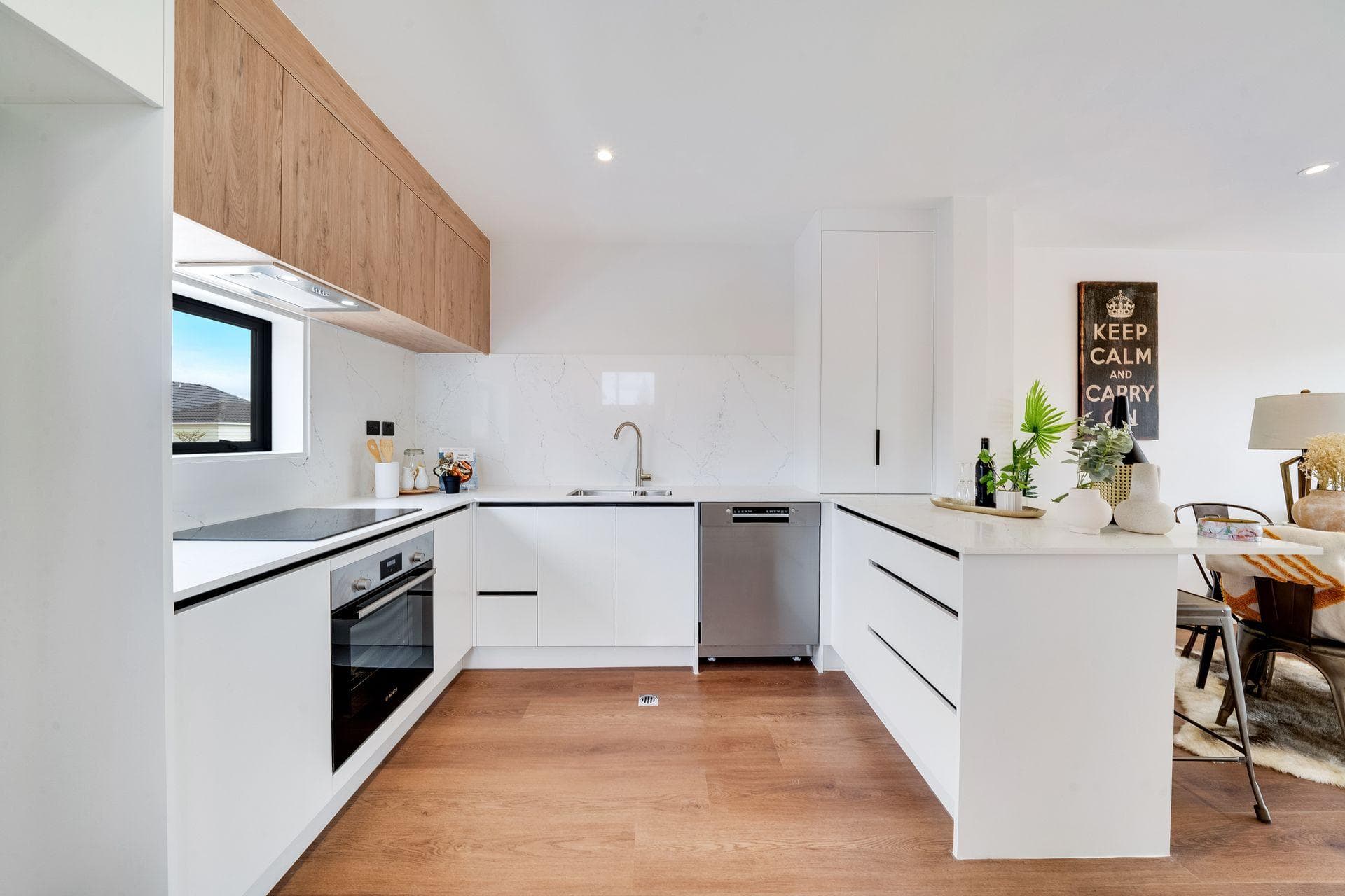 60 Yeovil Road, Te Atatu Peninsula. Photo 6 of 12.