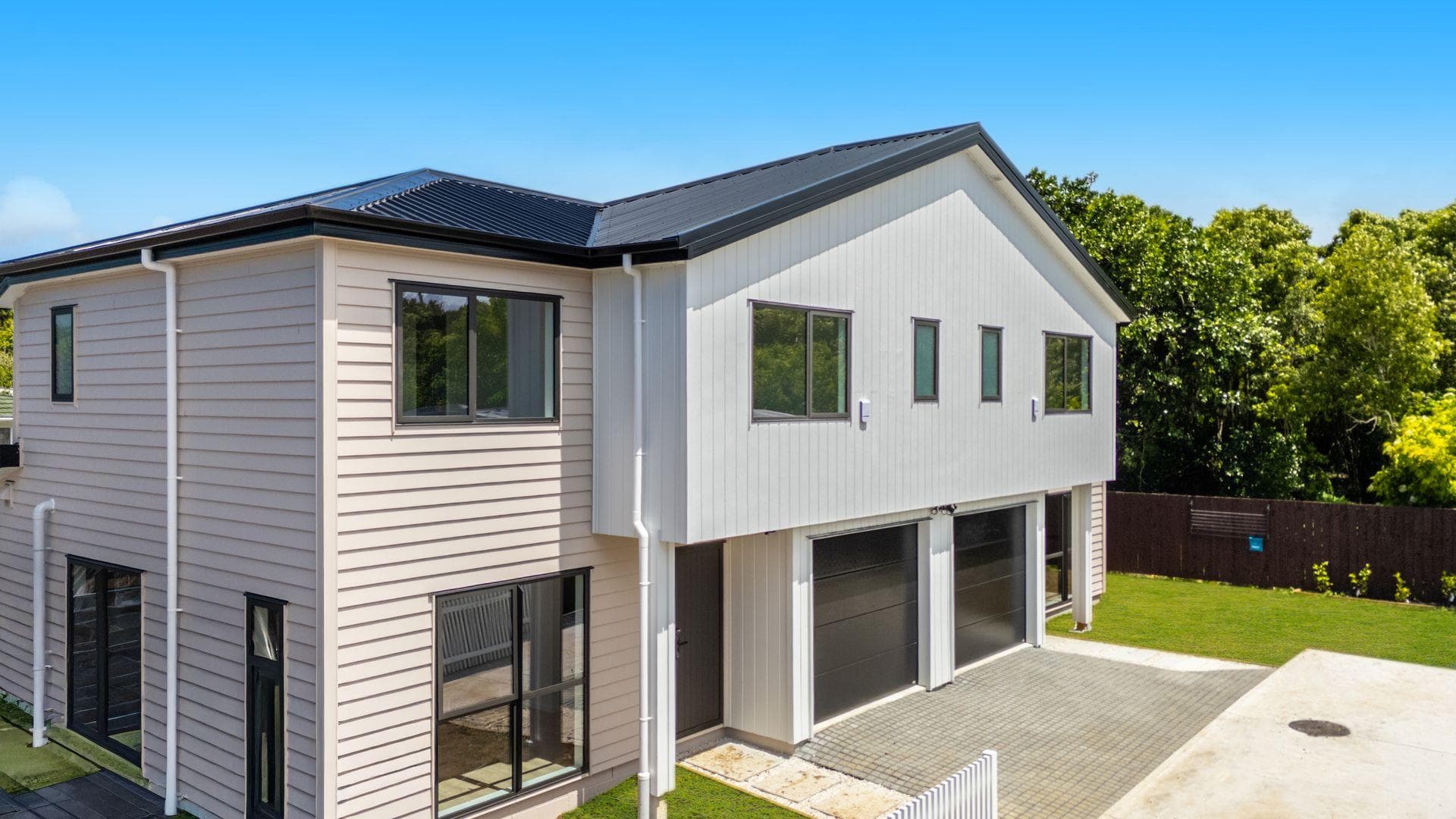 29 Skipton Street, Mangere East. Photo 2 of 11.