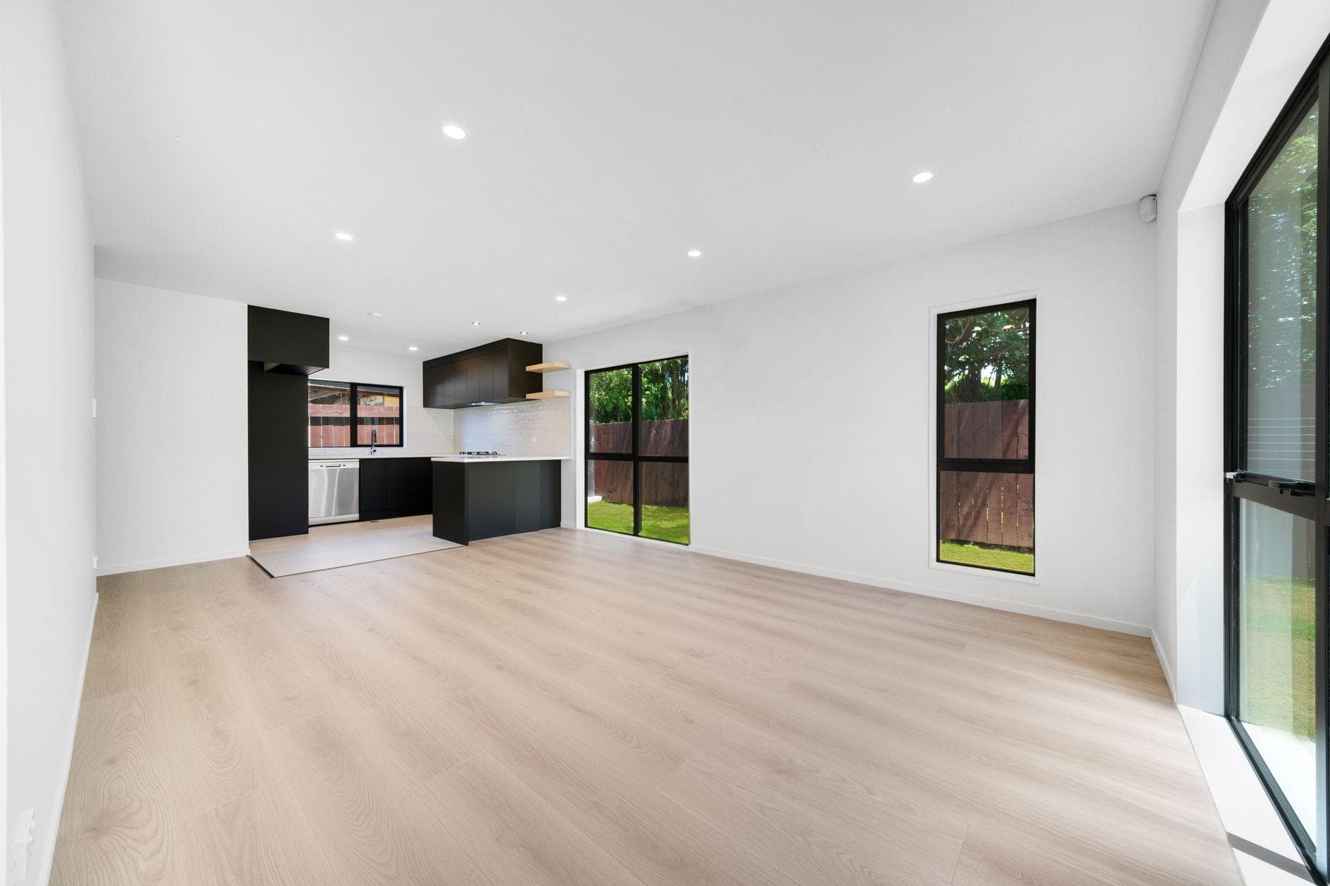 29 Skipton Street, Mangere East. Photo 4 of 11.