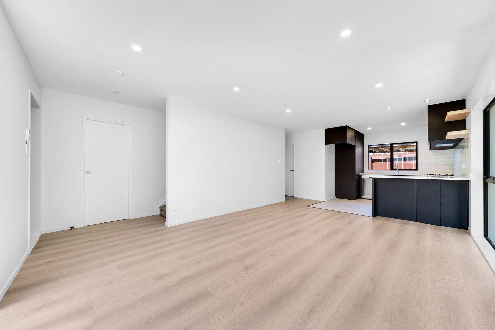 29 Skipton Street, Mangere East. Photo 5 of 11.