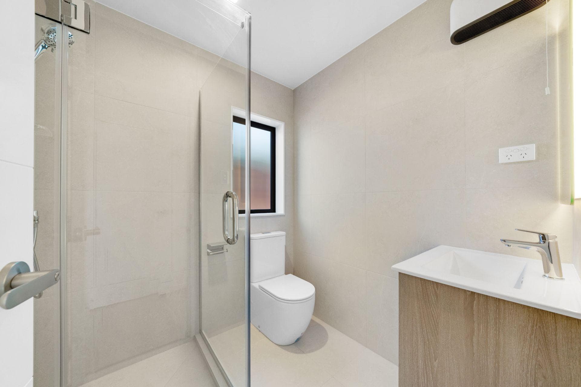 29 Skipton Street, Mangere East. Photo 6 of 11.