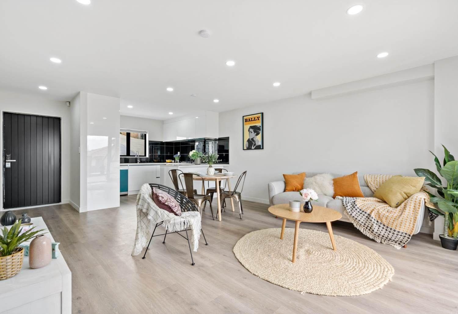 44 & 46 Hillcrest Road, Papatoetoe. Photo 2 of 11.