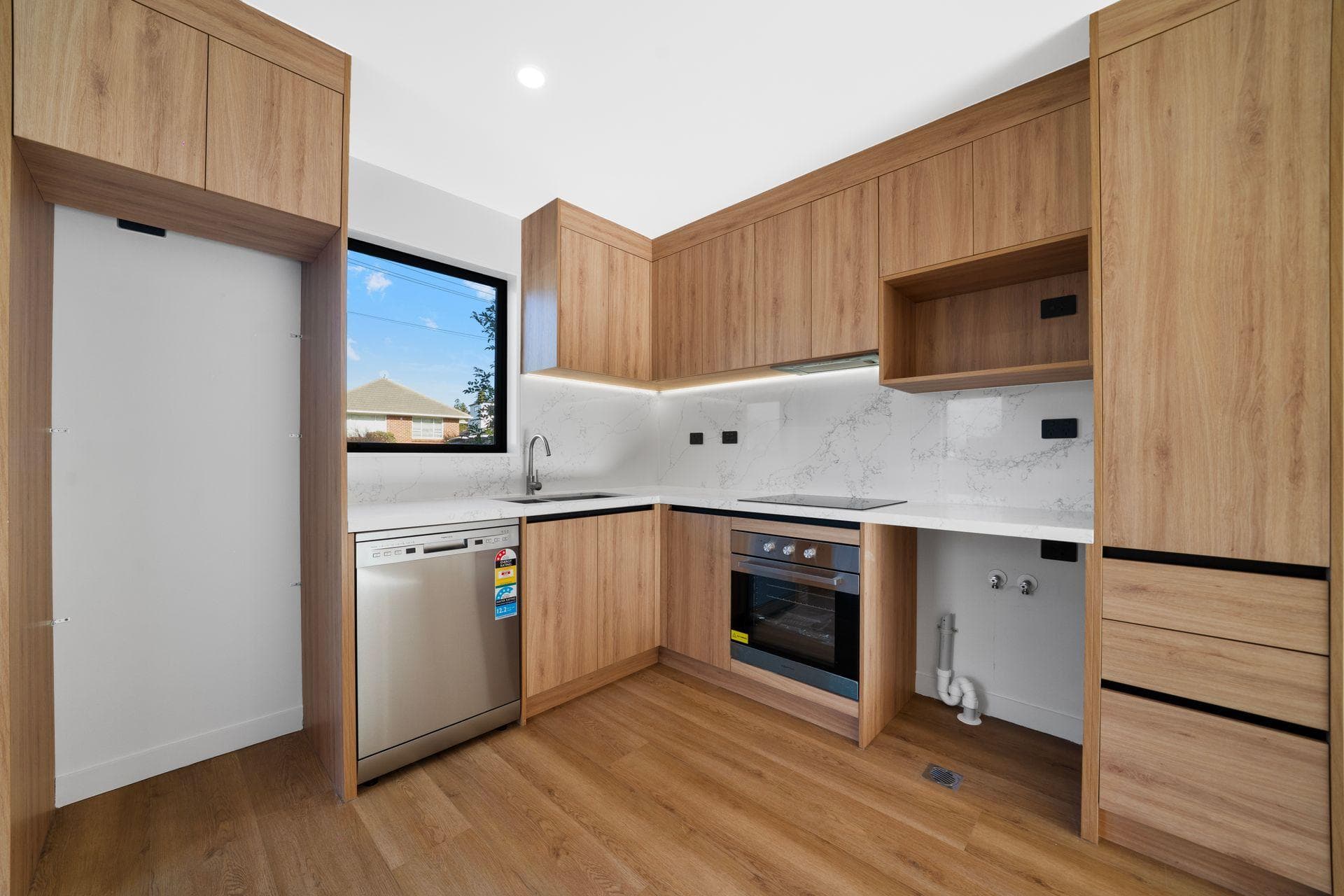 16 Geneva Place, Blockhouse Bay. Photo 9 of 24.